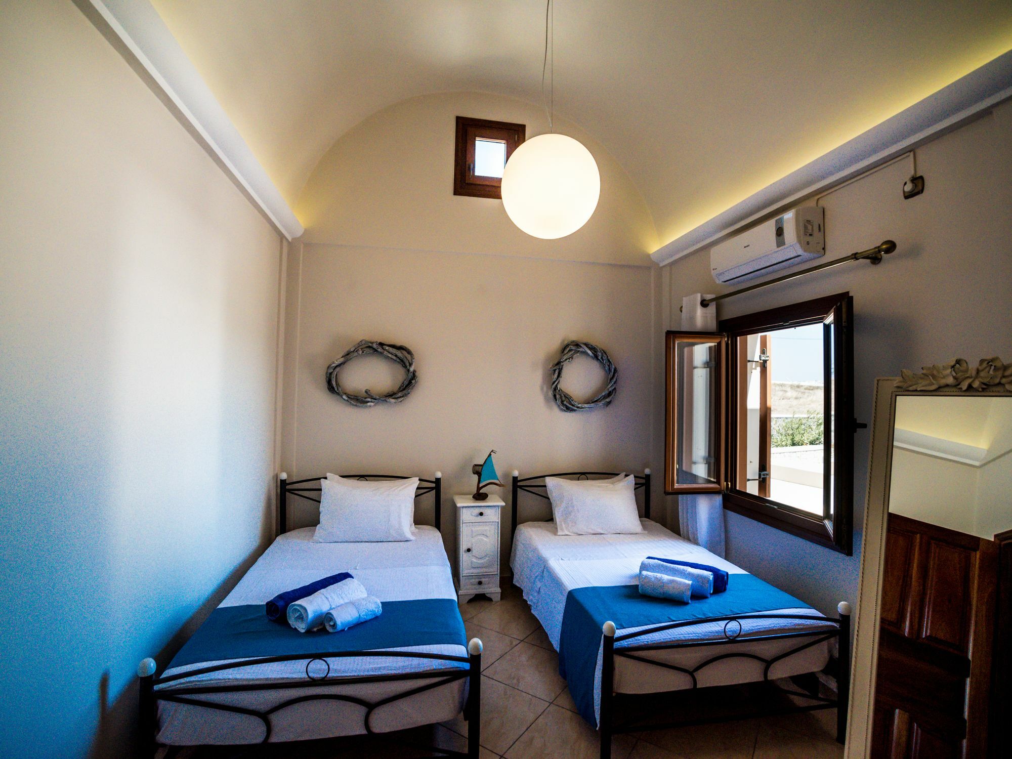Vineyard Exclusive Suites อาโกรตีรี ภายนอก รูปภาพ