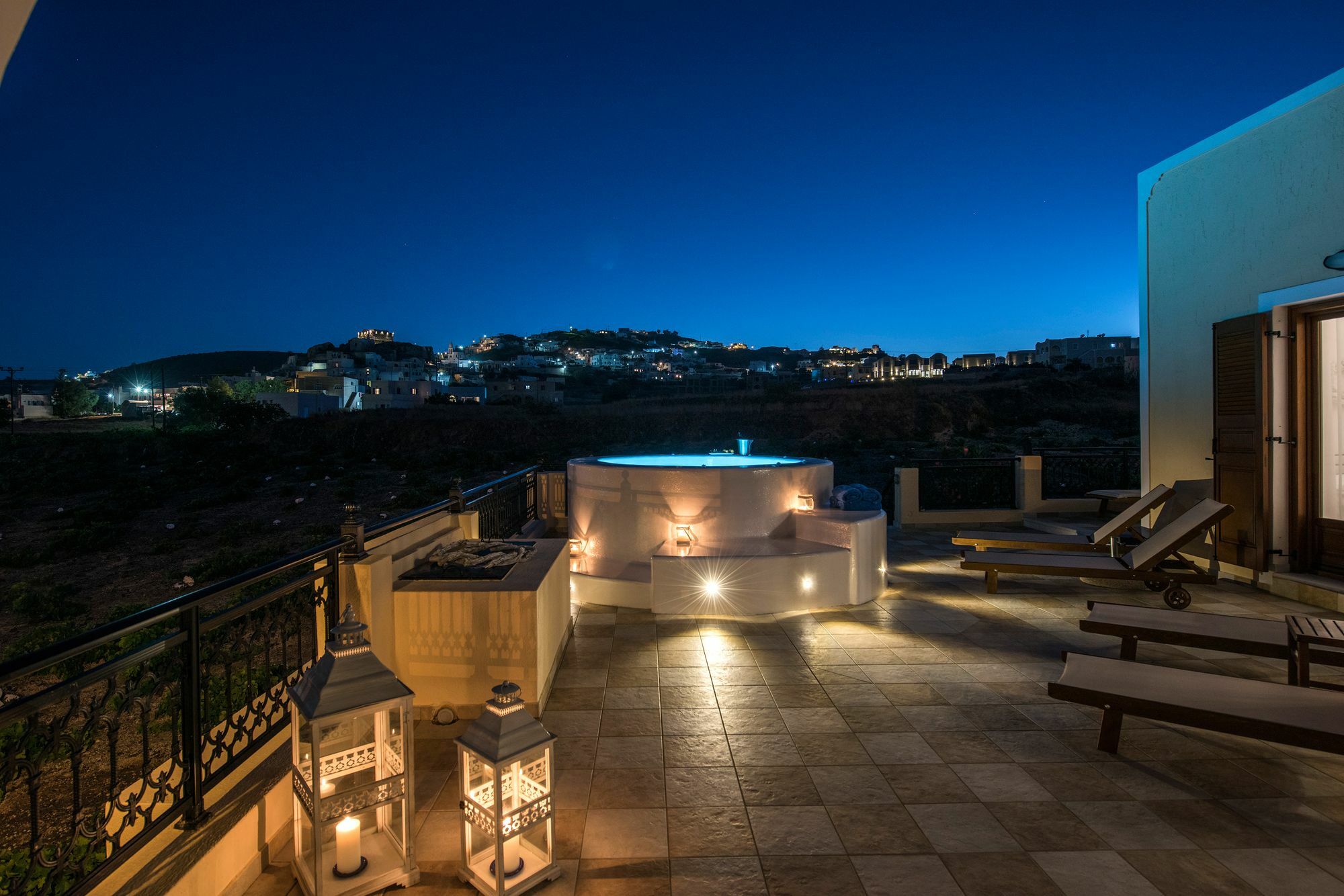 Vineyard Exclusive Suites อาโกรตีรี ภายนอก รูปภาพ