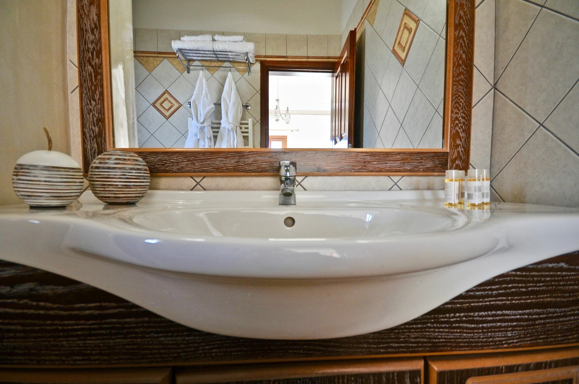Vineyard Exclusive Suites อาโกรตีรี ภายนอก รูปภาพ